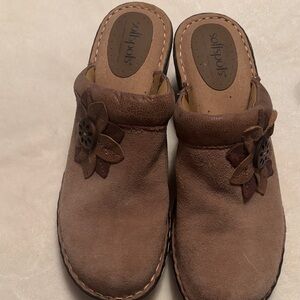 Softspots Women's Tan Clogs/Mules with Floral Detail